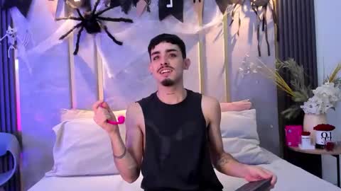 Snapshot of nikostone chatting on 10-25-25, 01:13 Niko Stone online show from 10-25-25, 01:13