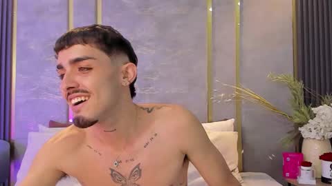 Snapshot of nikostone chatting on 11-21-25, 05:28 Niko Stone online show from 11-21-25, 05:28