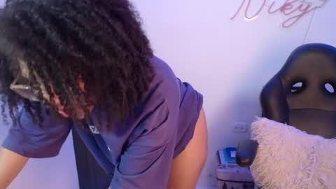 Nicole    GTM-5 1100 pm - 700 am online show from 01-26-25, 05:23