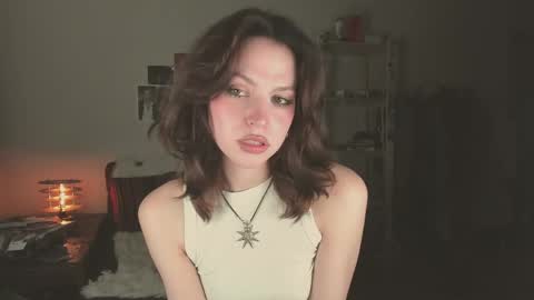 Snapshot of niky_jess chatting on 05-14-26, 06:37 Veronica online show from 05-14-26, 06:37