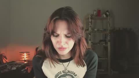 Snapshot of niky_jess chatting on 05-17-26, 07:54 Veronica online show from 05-17-26, 07:54