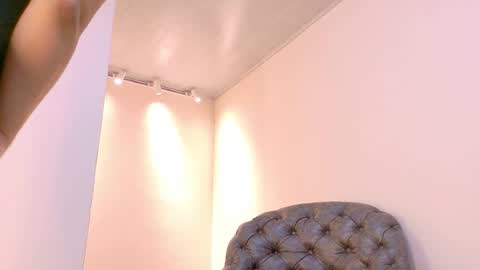  NIKY SMIT  online show from 09-30-25, 10:42