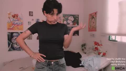 Nikylaine online show from 11-23-25, 09:47