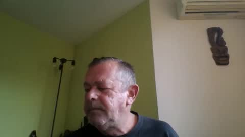 Snapshot of nikyo419 chatting on 09-18-25, 05:09 nikyo419 online show from 09-18-25, 05:09