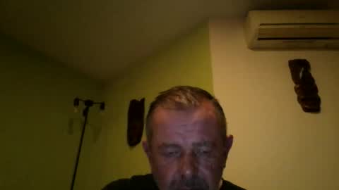 Snapshot of nikyo419 chatting on 11-17-25, 04:40 nikyo419 online show from 11-17-25, 04:40