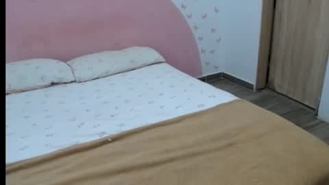 Snapshot of nila_kaia chatting on 07-10-26, 01:43 nila online show from 07-10-26, 01:43