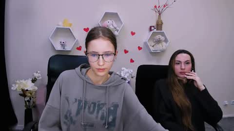 Snapshot of nila_luxe chatting on 03-12-25, 02:23 nila_luxe online show from 03-12-25, 02:23