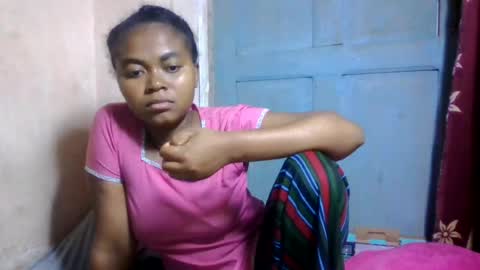 Snapshot of nilahmarie chatting on 07-06-26, 03:03 nilah online show from 07-06-26, 03:03