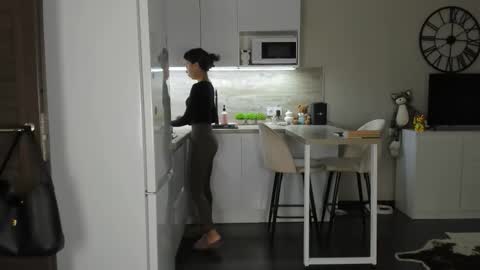 Bella online show from 10-06-25, 07:22