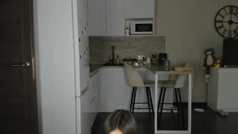 Bella online show from 10-21-25, 08:26