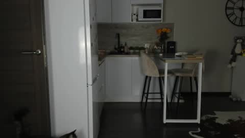 Bella online show from 03-22-26, 11:30