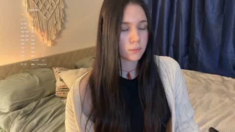 Snapshot of nimfaheart chatting on 12-15-24, 01:00 Jennet online show from 12-15-24, 01:00