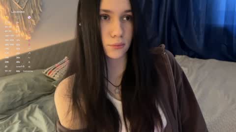 Snapshot of nimfaheart chatting on 12-29-24, 10:45 Jennet online show from 12-29-24, 10:45