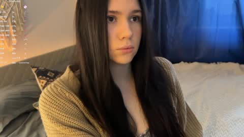 Snapshot of nimfaheart chatting on 01-07-25, 10:54 Jennet online show from 01-07-25, 10:54