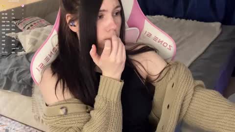 Snapshot of nimfaheart chatting on 03-12-25, 02:34 Jennet online show from 03-12-25, 02:34