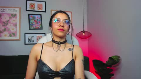 Nina online show from 02-15-25, 10:10