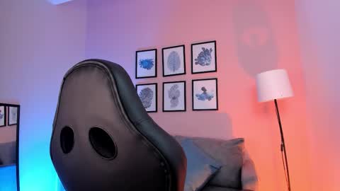 Nina online show from 09-17-25, 09:05