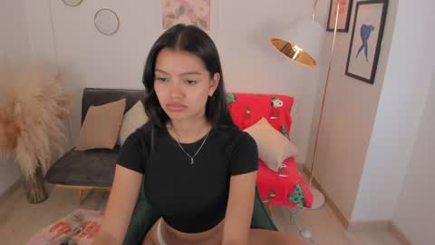 NINA online show from 12-17-24, 08:32