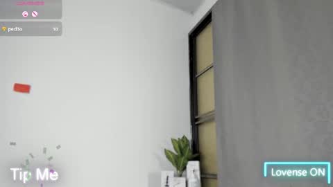 nina_keller_ online show from 12-18-25, 10:16