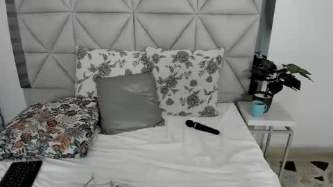 Snapshot of nina_pons chatting on 03-05-25, 01:10 Nina online show from 03-05-25, 01:10