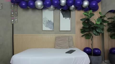 NINA online show from 02-13-25, 12:00