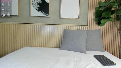 NINA online show from 09-22-25, 12:29