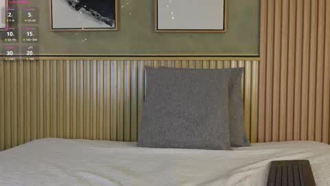 NINA online show from 12-19-25, 01:07