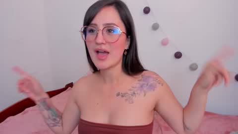 Snapshot of ninabryon1 chatting on 11-27-25, 01:13 Nina online show from 11-27-25, 01:13