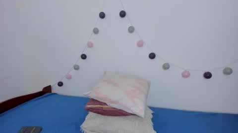 Snapshot of ninabryon1 chatting on 12-15-25, 09:52 Nina online show from 12-15-25, 09:52