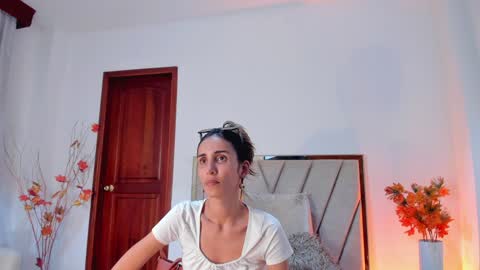 Snapshot of ninacavallli chatting on 01-15-25, 06:19 Nina online show from 01-15-25, 06:19
