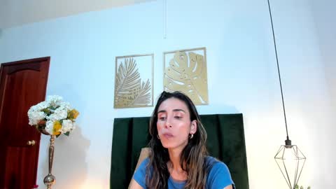 Snapshot of ninacavallli chatting on 02-08-25, 06:01 Nina online show from 02-08-25, 06:01