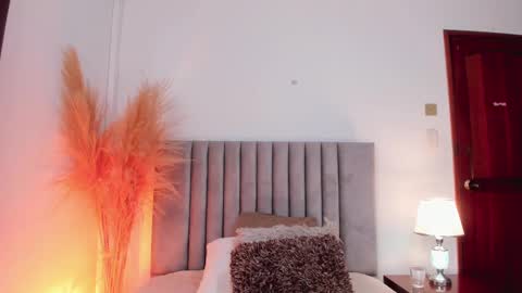 Snapshot of ninacavallli chatting on 02-18-25, 06:37 Nina online show from 02-18-25, 06:37