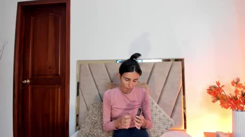 Snapshot of ninacavallli chatting on 09-11-25, 06:41 Nina online show from 09-11-25, 06:41