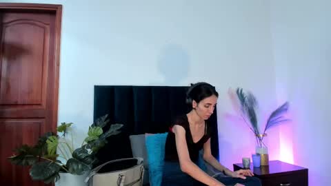 Snapshot of ninacavallli chatting on 10-10-25, 06:51 Nina online show from 10-10-25, 06:51