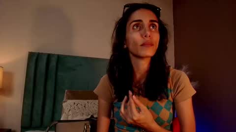 Snapshot of ninacavallli chatting on 10-28-25, 06:10 Nina online show from 10-28-25, 06:10