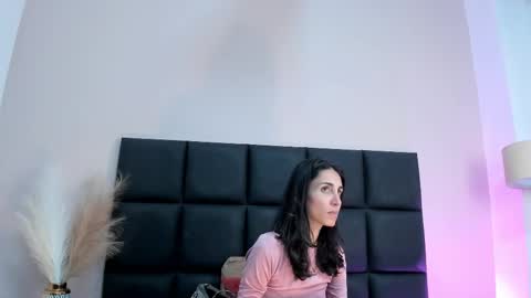 Snapshot of ninacavallli chatting on 11-12-25, 06:30 Nina online show from 11-12-25, 06:30