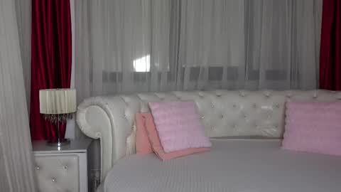 Snapshot of ninacrystal chatting on 02-26-25, 06:15 NinaCrystal online show from 02-26-25, 06:15