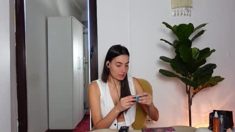 Snapshot of ninacrystal chatting on 10-06-25, 08:23 NinaCrystal online show from 10-06-25, 08:23