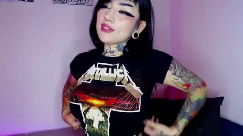 Snapshot of ninadanger chatting on 04-10-26, 03:39 Heyyy guys Im Ninas crazy online show from 04-10-26, 03:39