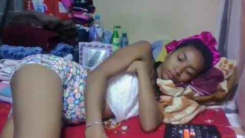 Snapshot of ninaeaa chatting on 05-14-26, 09:21 ninaeaa online show from 05-14-26, 09:21