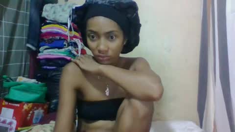 Snapshot of ninaeaa chatting on 05-24-26, 09:31 ninaeaa online show from 05-24-26, 09:31