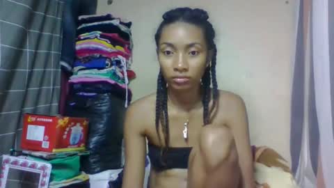 Snapshot of ninaeaa chatting on 05-25-26, 10:32 ninaeaa online show from 05-25-26, 10:32