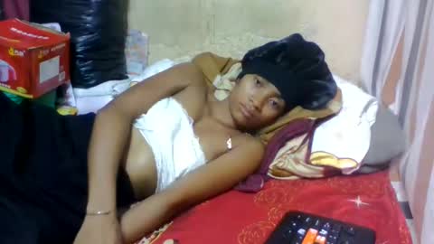 Snapshot of ninaeaa chatting on 05-28-26, 08:33 ninaeaa online show from 05-28-26, 08:33