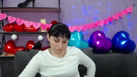 ninaflawlees online show from 02-06-25, 05:35