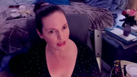 Nina Jaymes online show from 01-18-25, 10:06