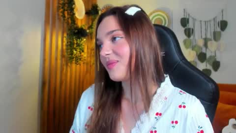 Snapshot of ninalior chatting on 10-25-25, 05:15 NinaLior online show from 10-25-25, 05:15