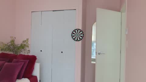 Snapshot of ninaoneil chatting on 02-25-25, 11:44 NinaOneil online show from 02-25-25, 11:44