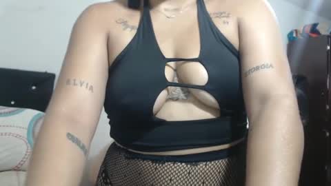 Snapshot of ninapalmer chatting on 10-05-25, 09:02 Ninapalmer online show from 10-05-25, 09:02