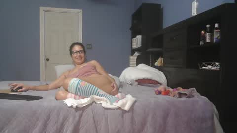 Snapshot of ninas1974 chatting on 12-16-24, 04:55 Ninaru online show from 12-16-24, 04:55