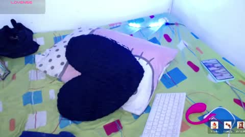 Snapshot of ninatinydoll1 chatting on 06-17-26, 12:40 ninatinydoll1 online show from 06-17-26, 12:40